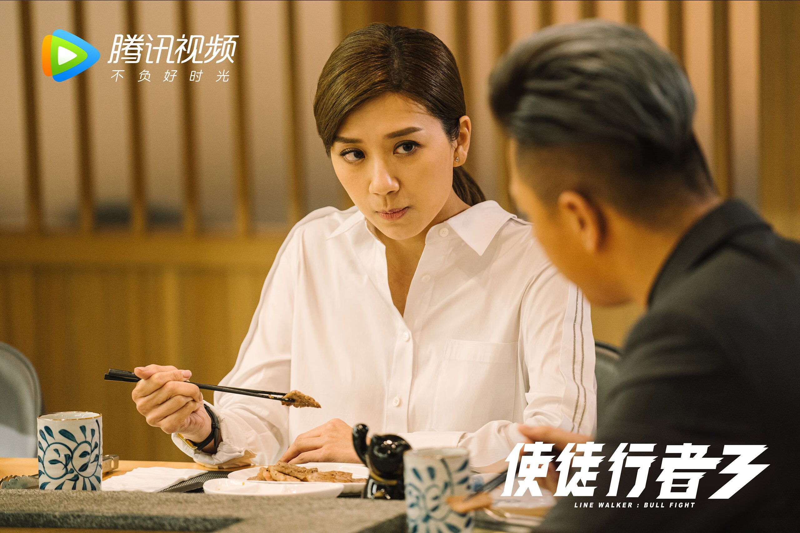 “青少年足球比赛线上线下同步进行,覆盖更广范围”,青少年足球比赛直播