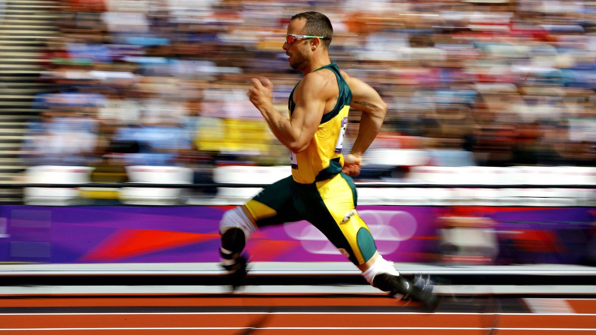 剧烈冲刺：最后一圈的惊心动魄，剧烈冲击英语