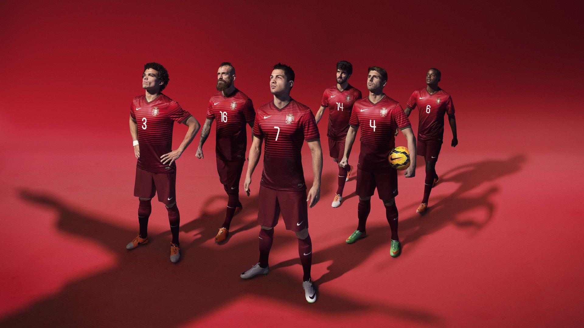 德甲经典对决：霍芬海姆逆转战胜法兰克福，前五名积分差距缩小